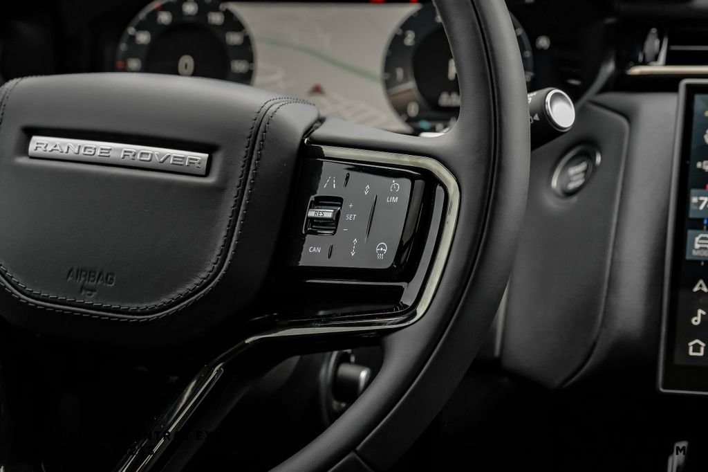 New 2026 Fuji White Land Rover Dynamic SE image 19