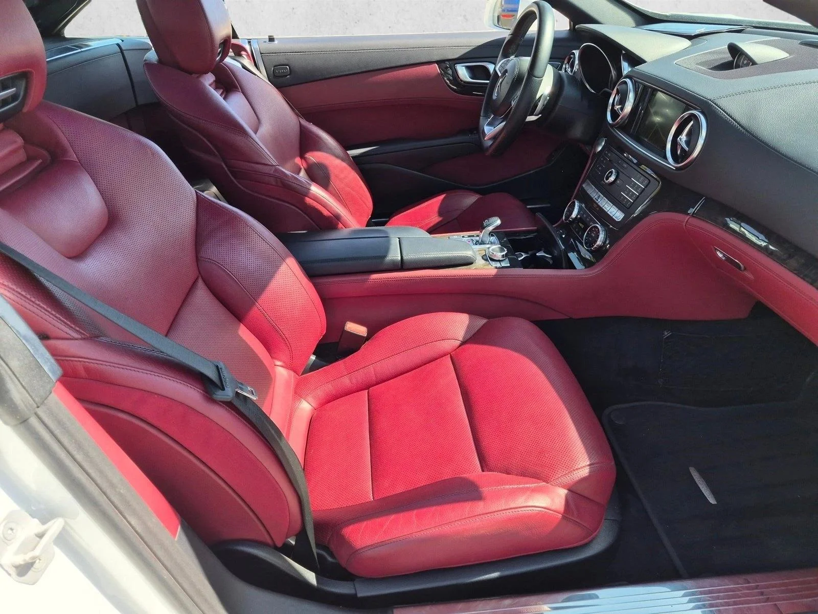 Used 2017 Polar White Mercedes-Benz SL 450 image 18