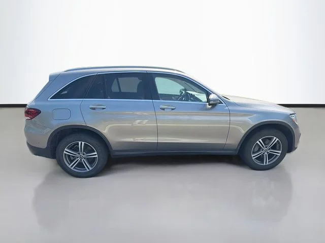 Used 2020  Mercedes-Benz GLC 300 image 8