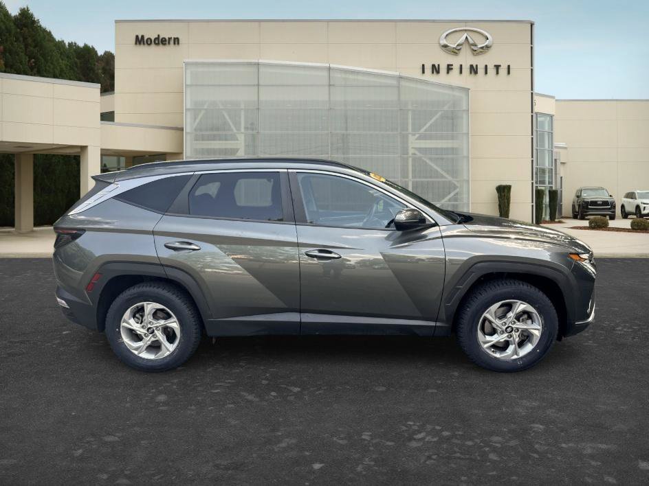Used 2022 Amazon Gray Hyundai SEL image 4