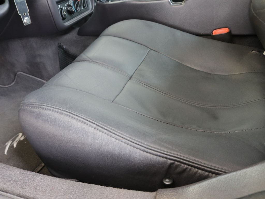 Used 2001 Blue Chrysler Base image 14