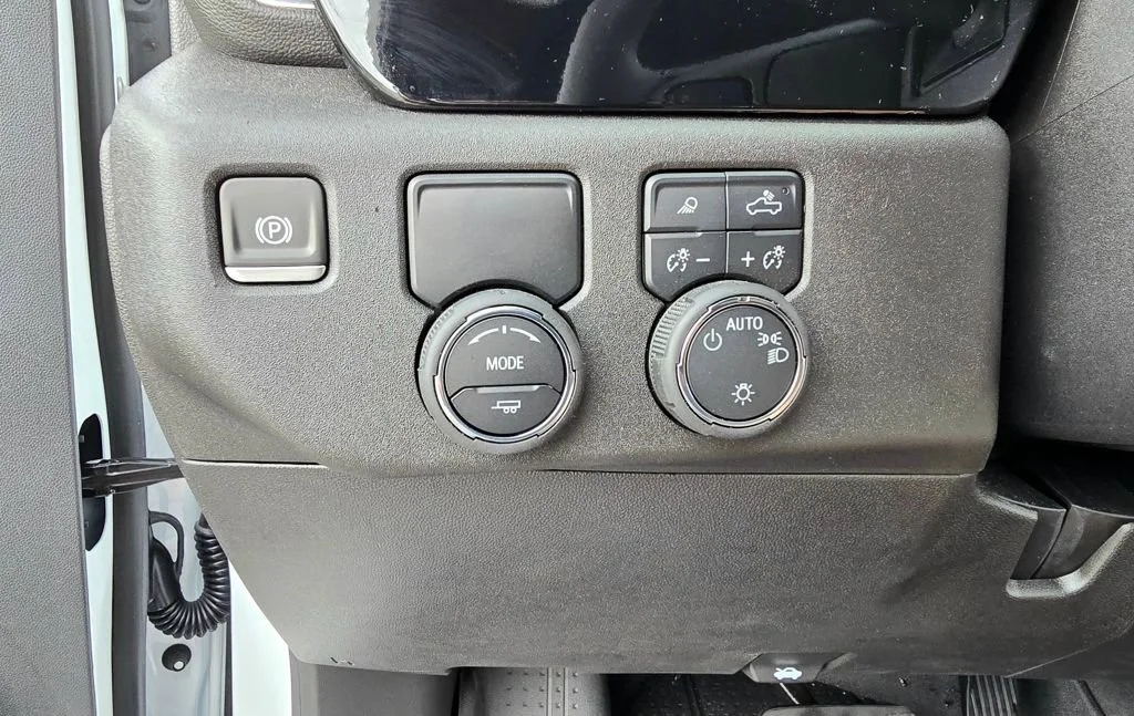 2025 Chevrolet Silverado 1500 Custom - Photo 34