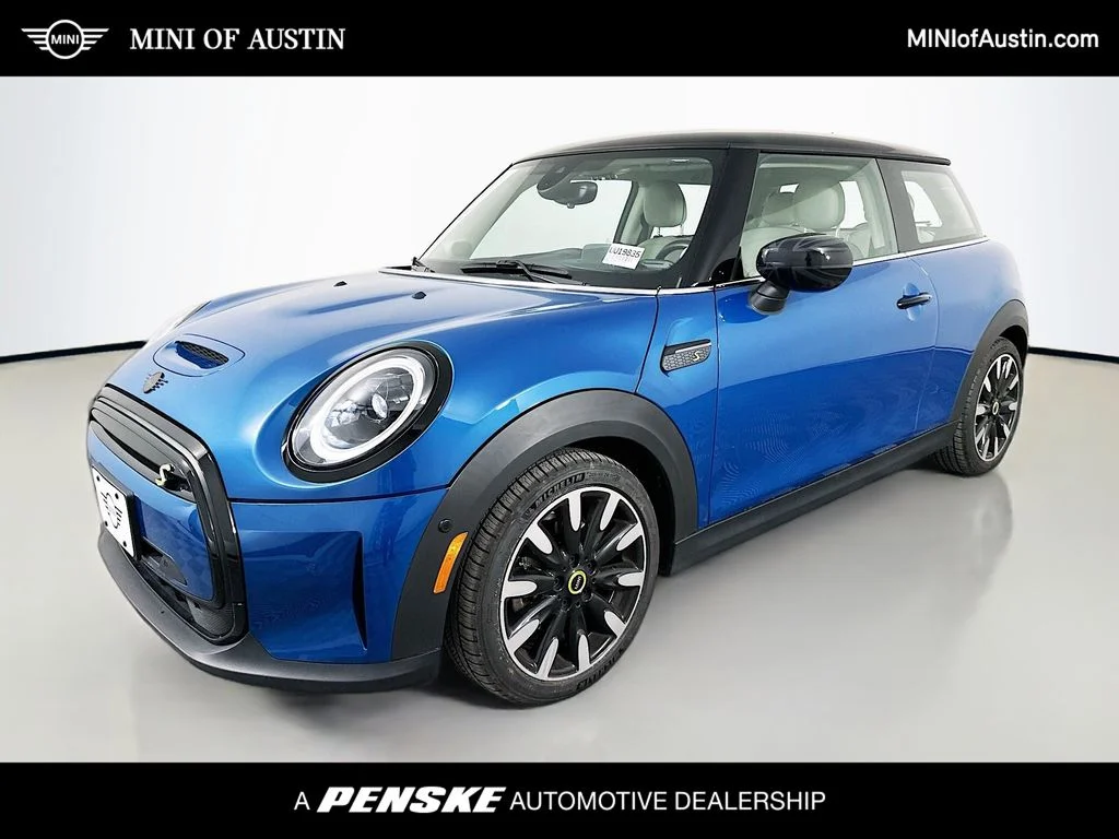 2023 MINI Hardtop Cooper SE's photo