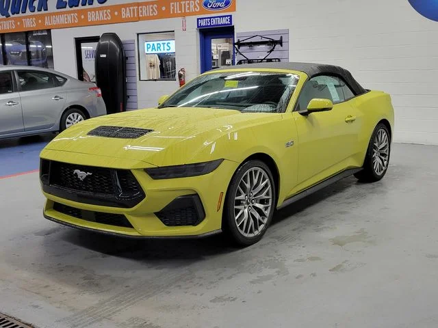 2025 Ford Mustang GT Premium Convertible - Photo 9