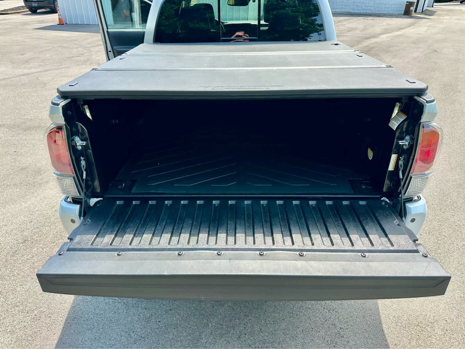 Used 2023 Wind Chill Pearl Toyota Limited image 14