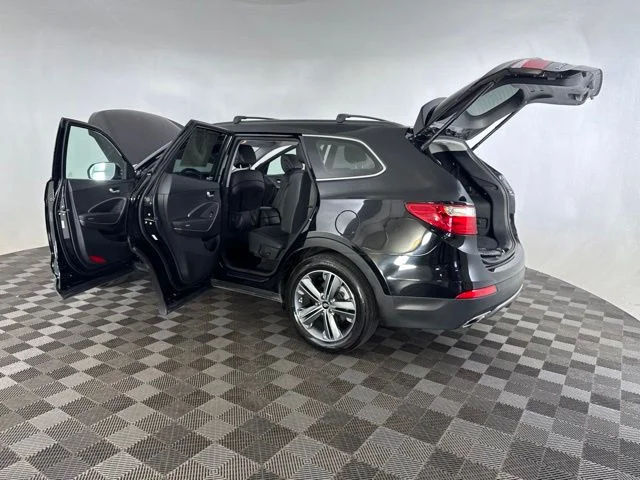 Used 2015 Black Hyundai GLS image 16