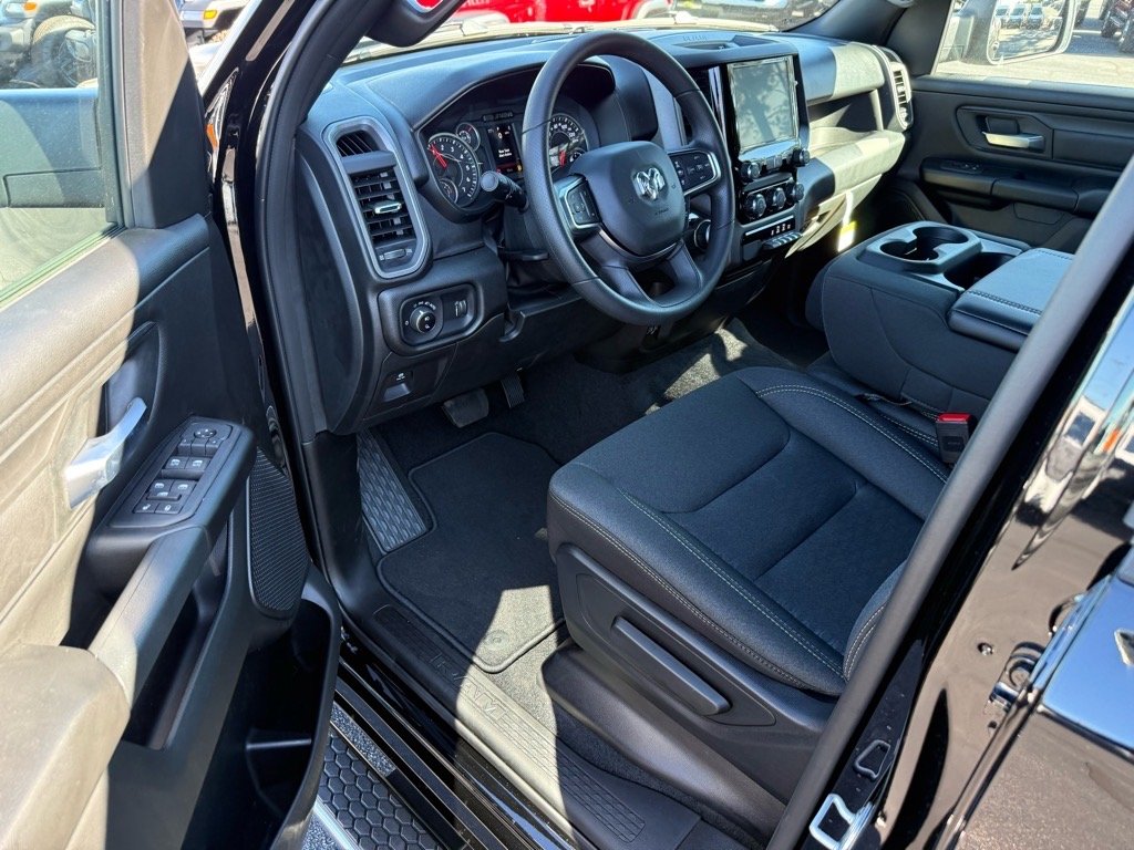 2025 Ram 1500 Tradesman photo 4