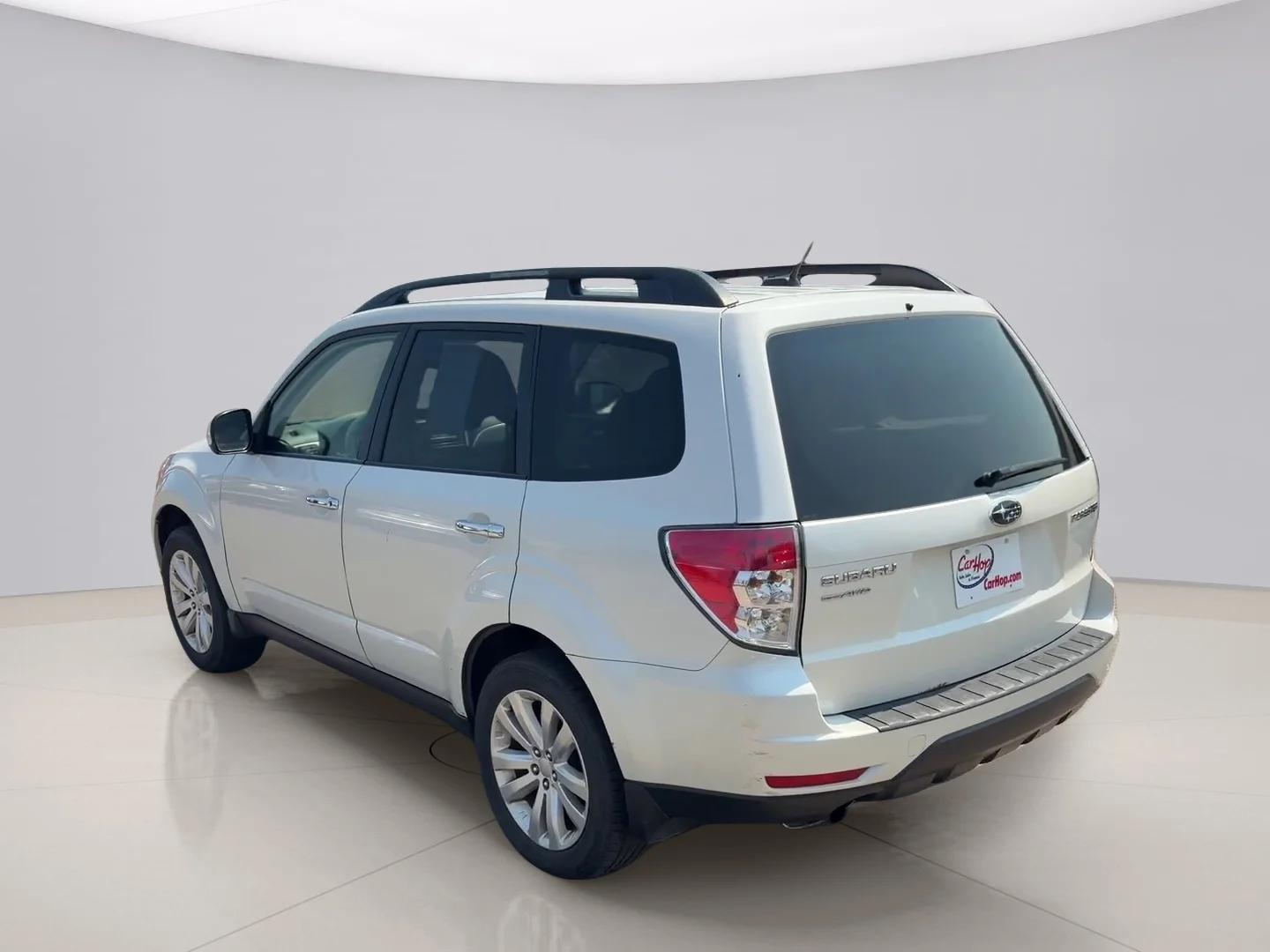Used 2011 Blue Subaru  image 3