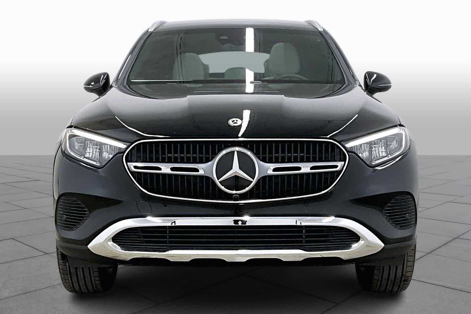 New 2026 Black Mercedes-Benz GLC 300 image 3