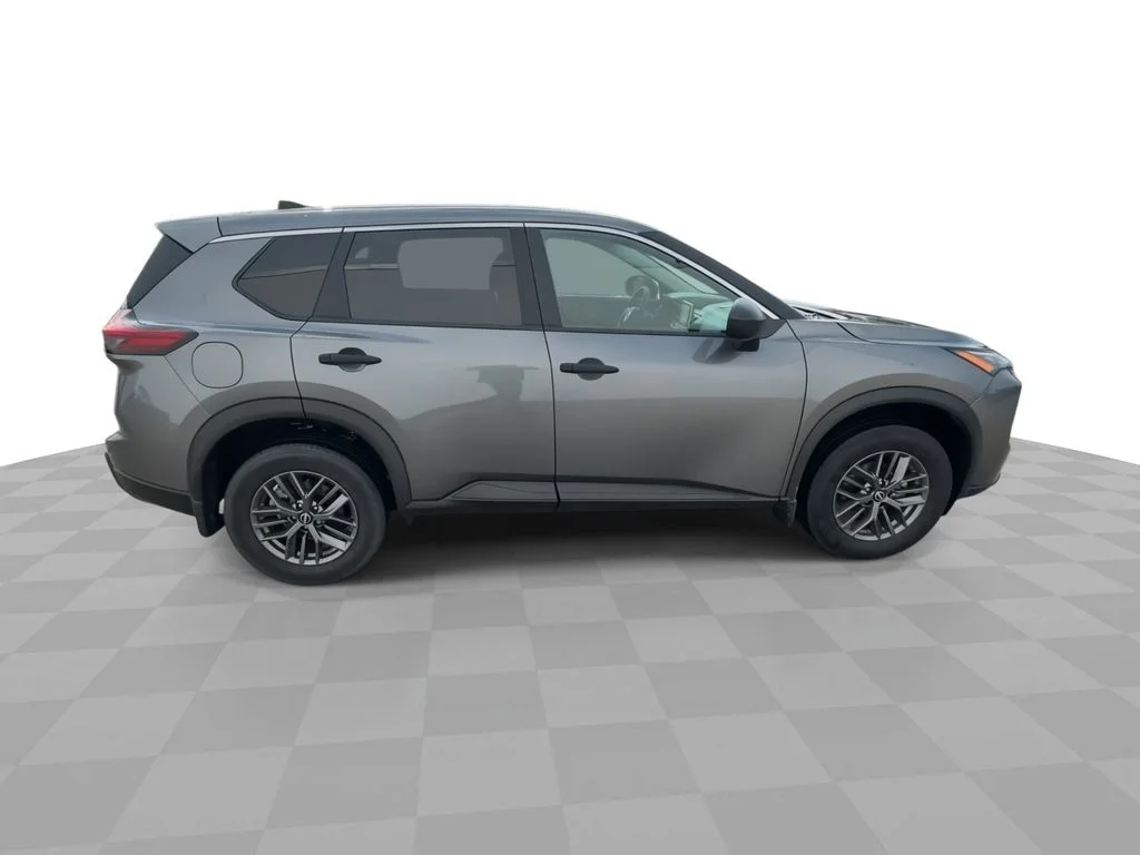Used 2024 Gray Nissan S image 9