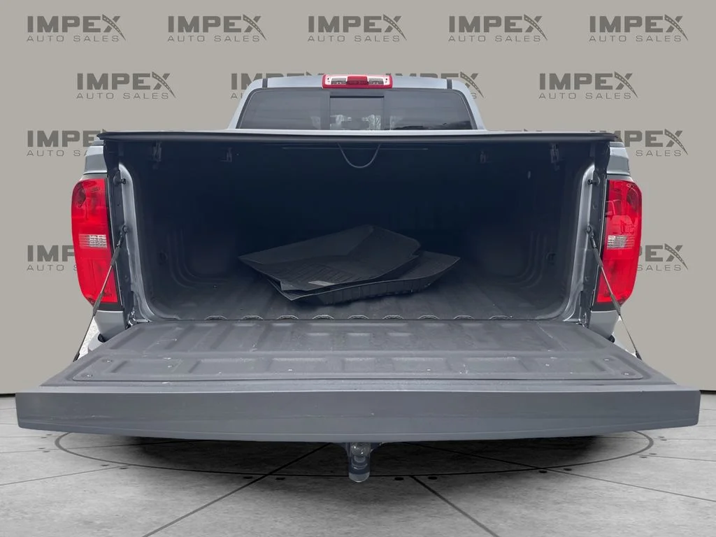 Used 2021 Gray Chevrolet LT image 25