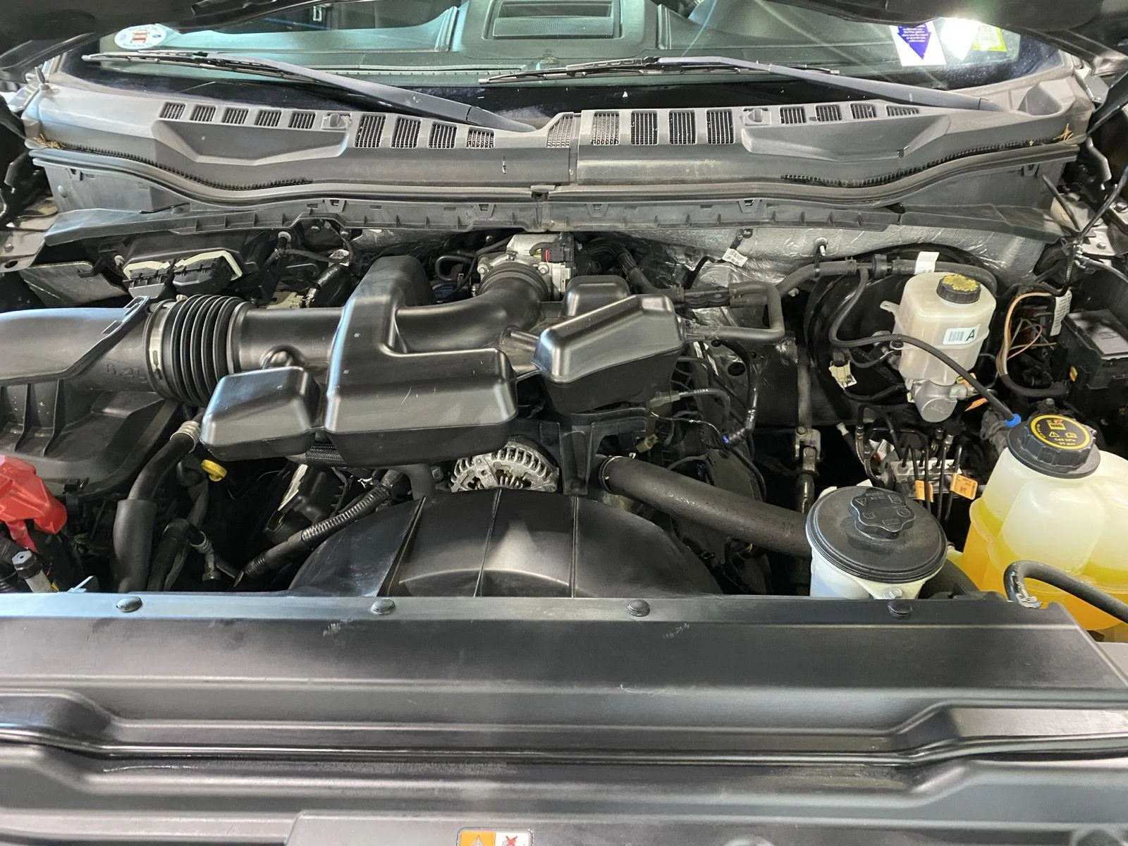 Used 2019 Magnetic Ford LARIAT image 18