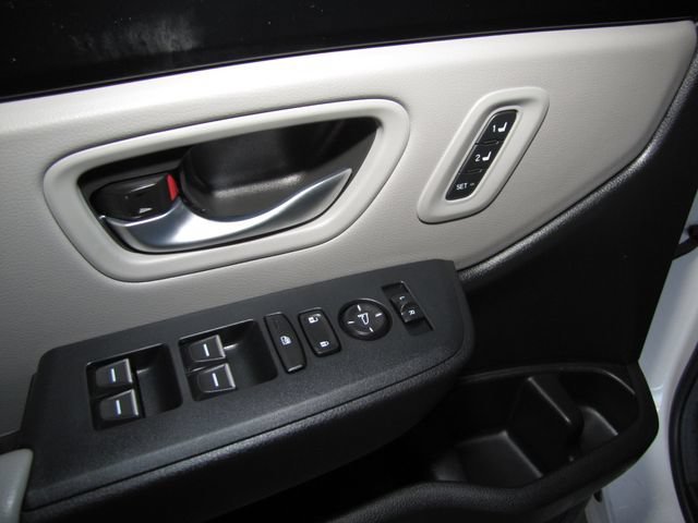 Certified Used 2025 Platinum White Pearl Honda EX-L image 10