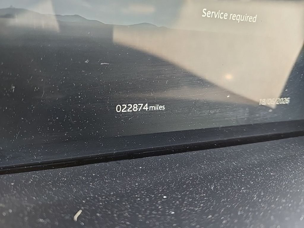 Certified Used 2025 Fuji White Land Rover S image 13