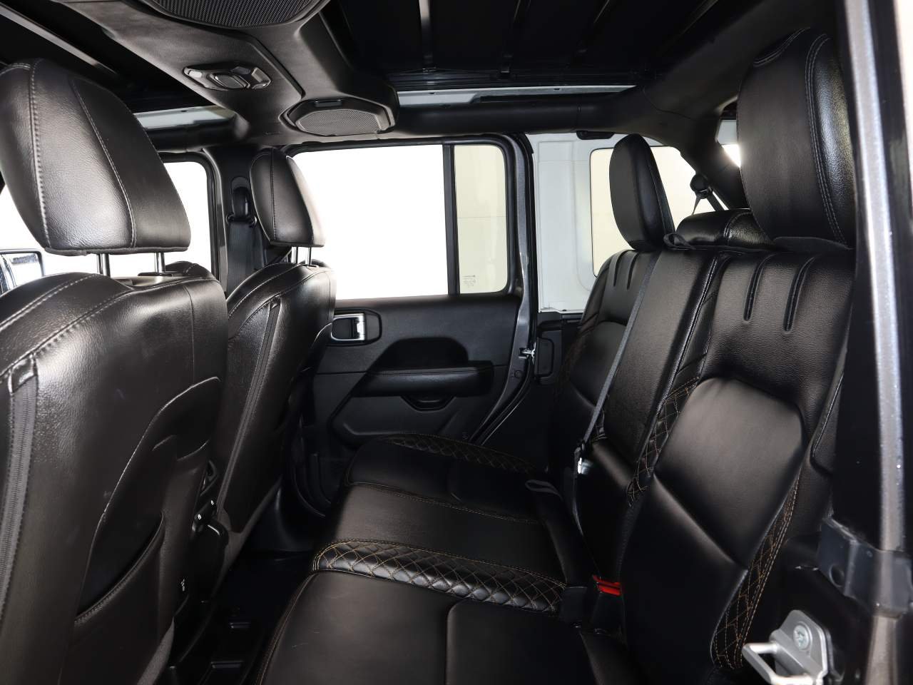Used 2021 Gray Jeep Sahara 4xe image 13