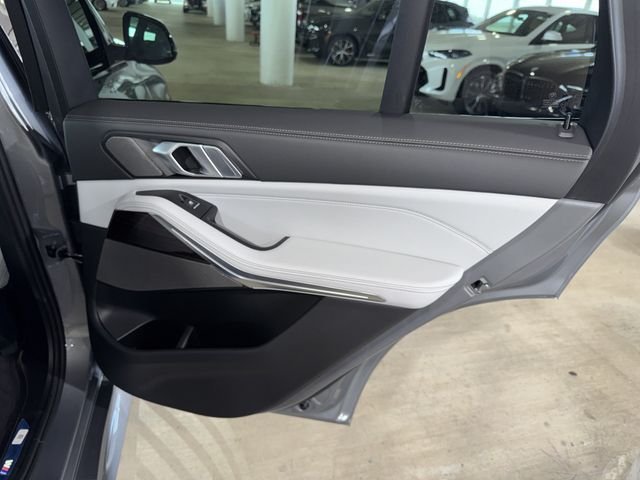 New 2026 Skyscraper Grey Metallic BMW sDrive40i image 15