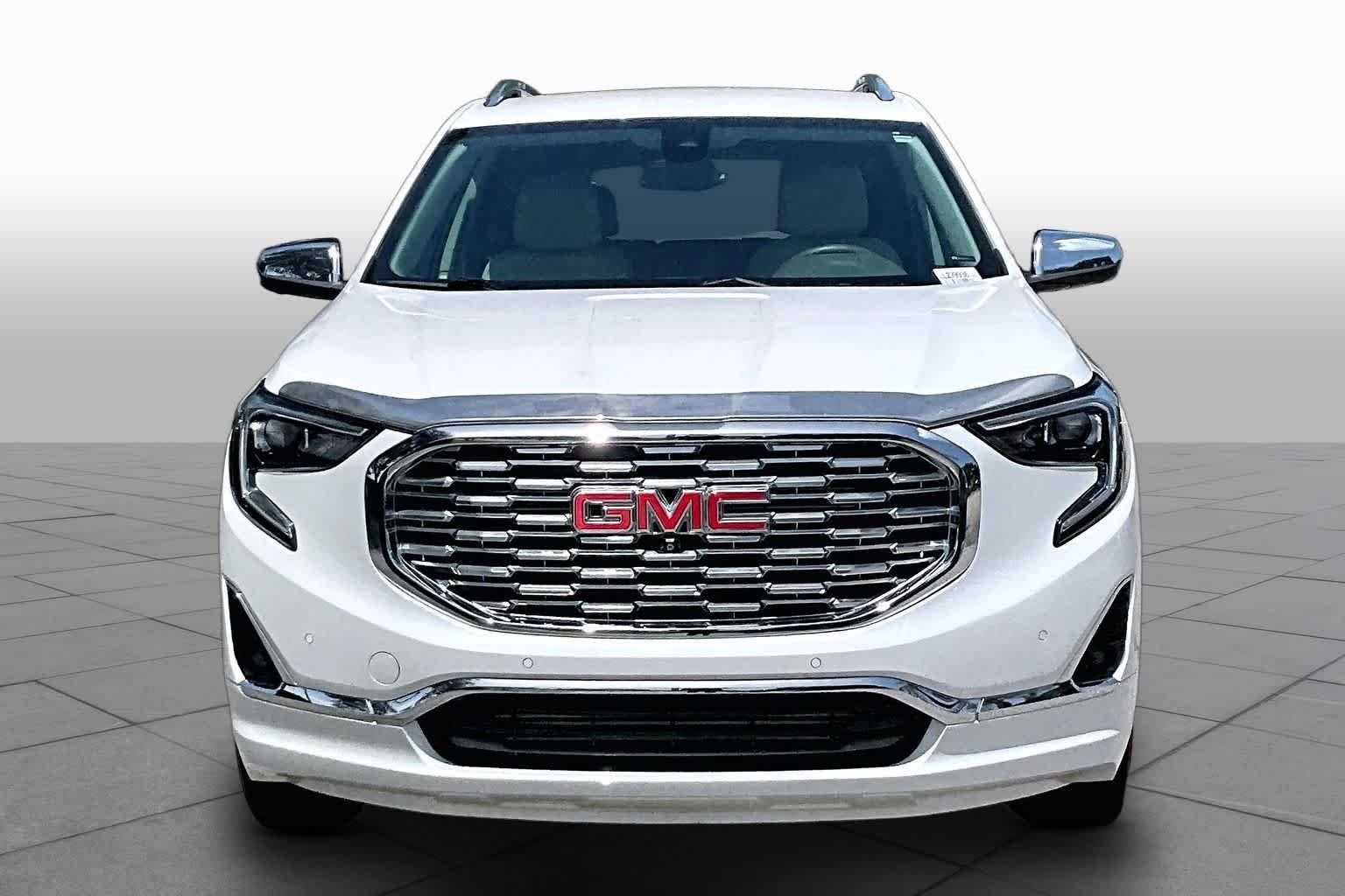 Used 2020 White Frost Tricoat GMC Denali image 4