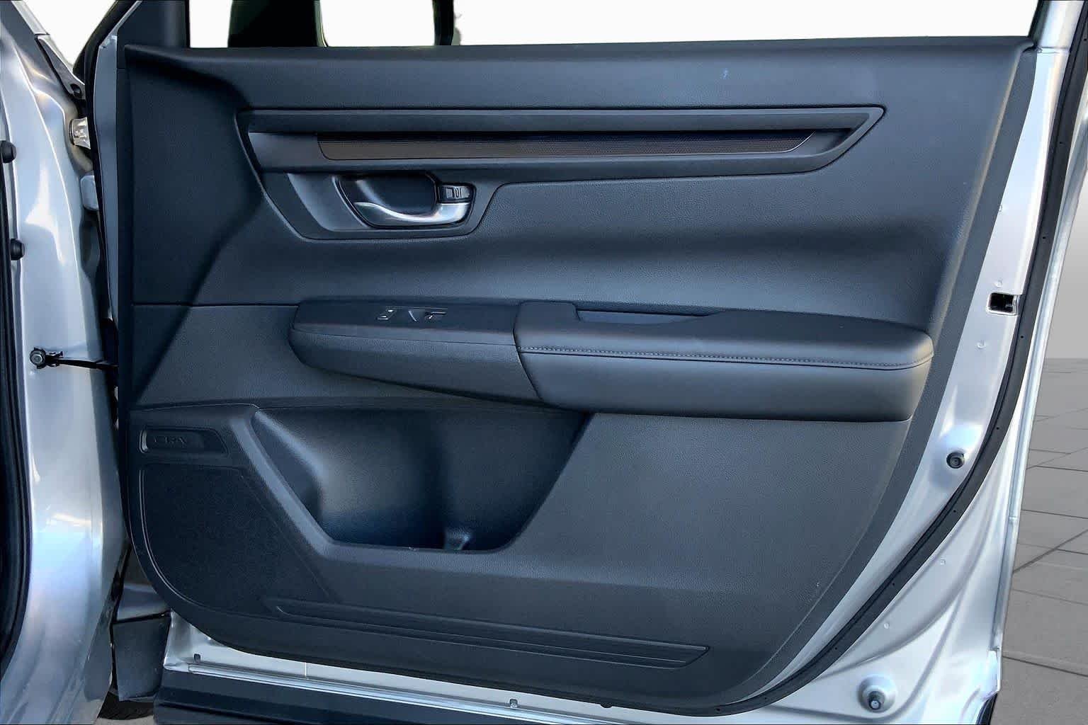 2024 Honda CR-V LX - Photo 23