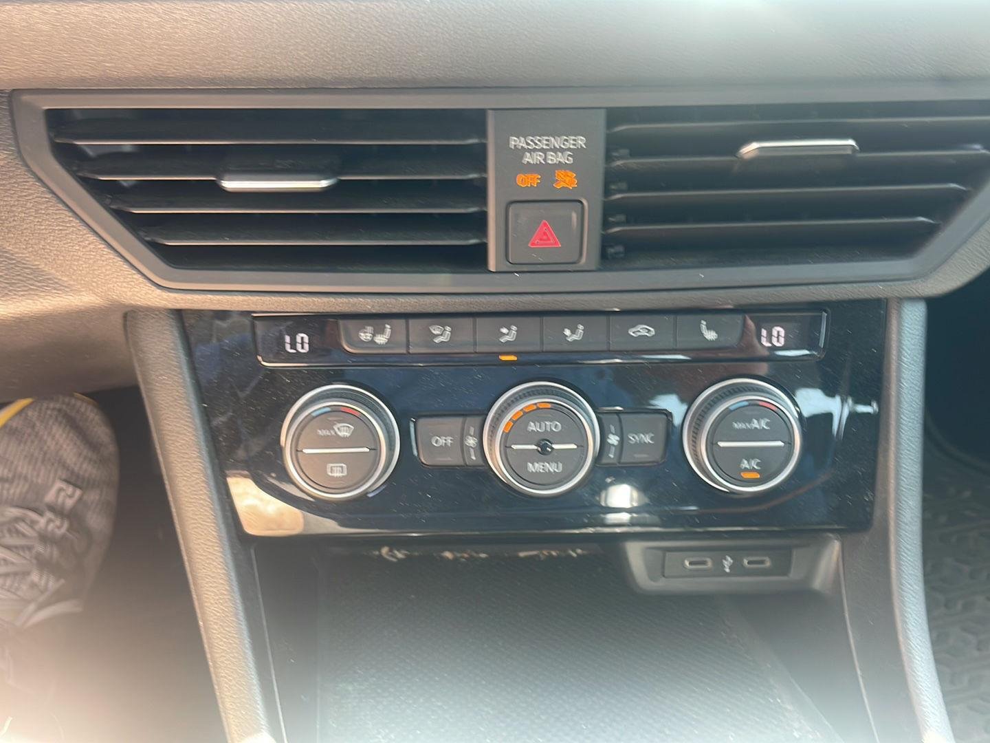 Used 2021 Platinum Gray Metallic Volkswagen SE image 2
