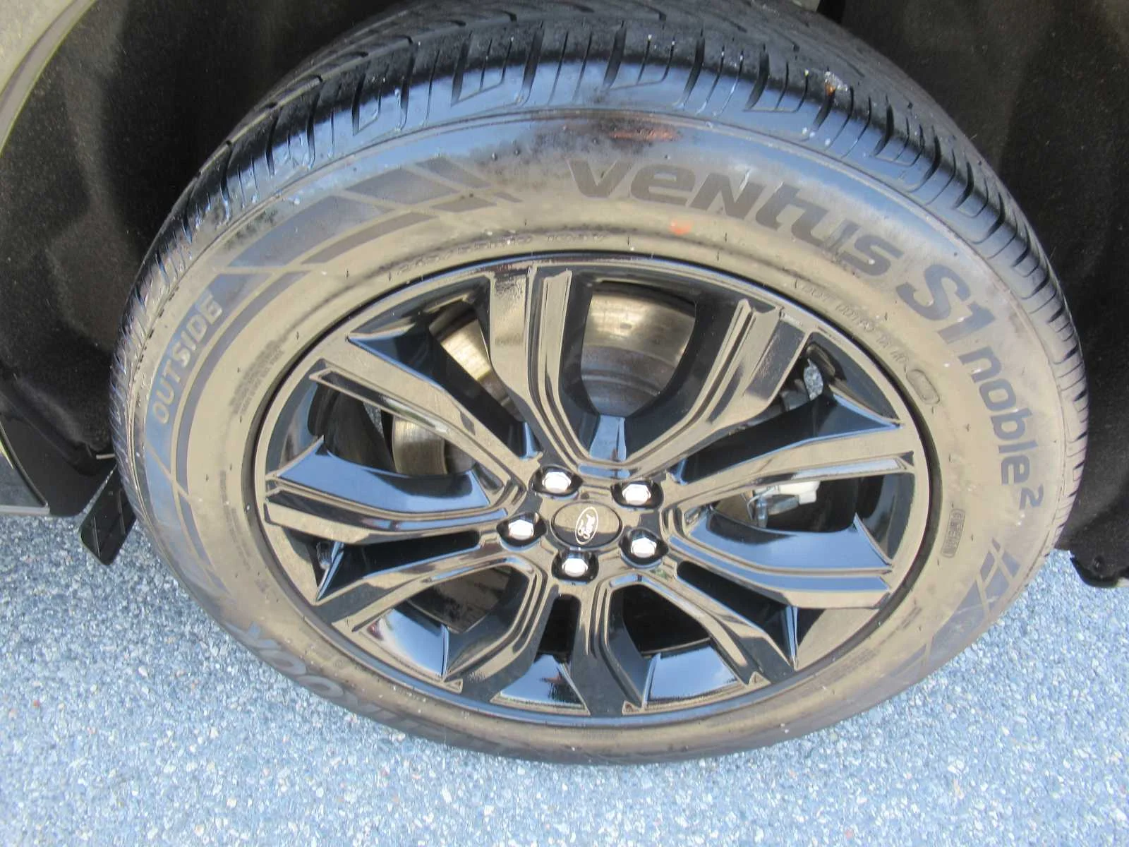 Used 2022 Agate Black Ford SE image 10