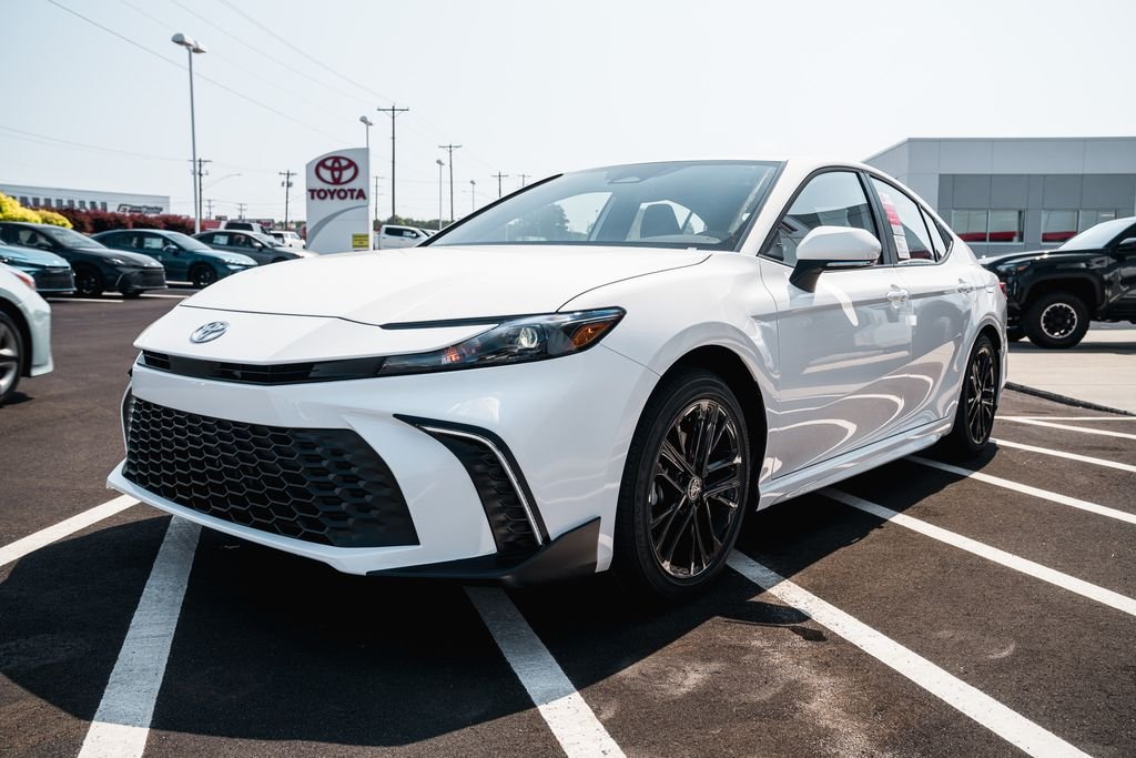 New 2026 Ice Cap Toyota SE image 2