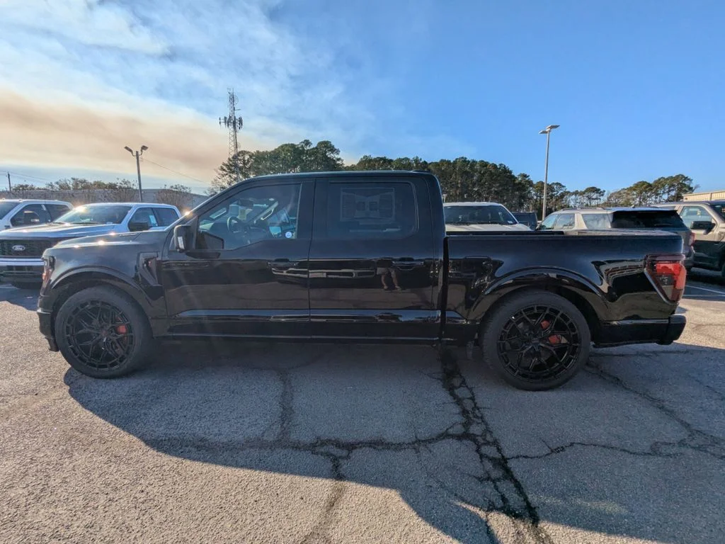 New 2026 Agate Black Metallic Ford XLT image 7