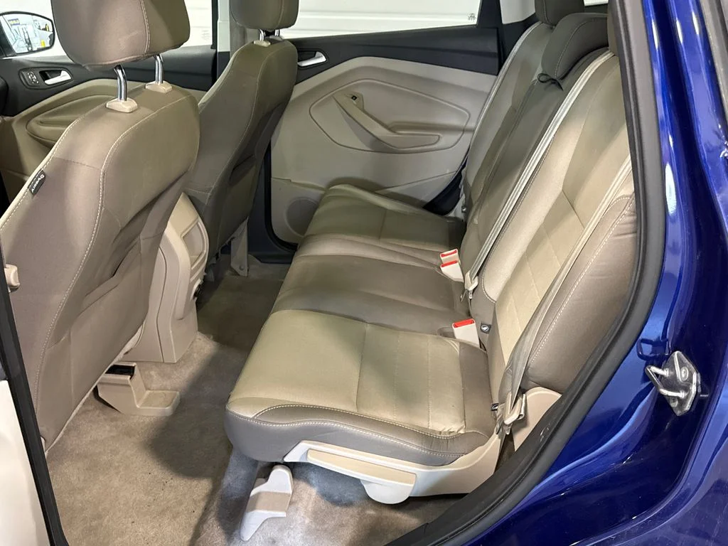 Used 2016 Blue Ford SE image 8