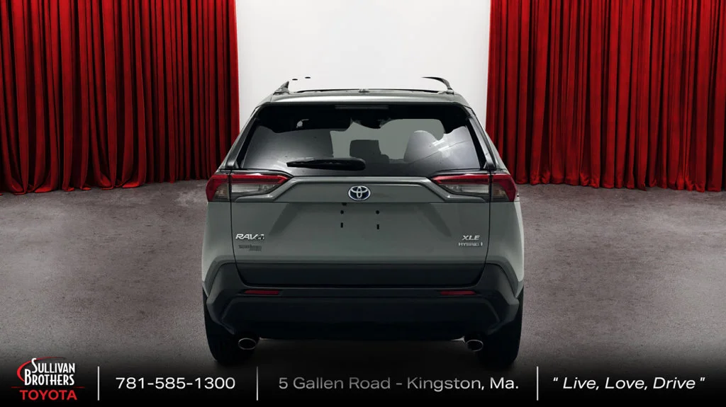 Certified Used 2021 Green Toyota XLE image 6