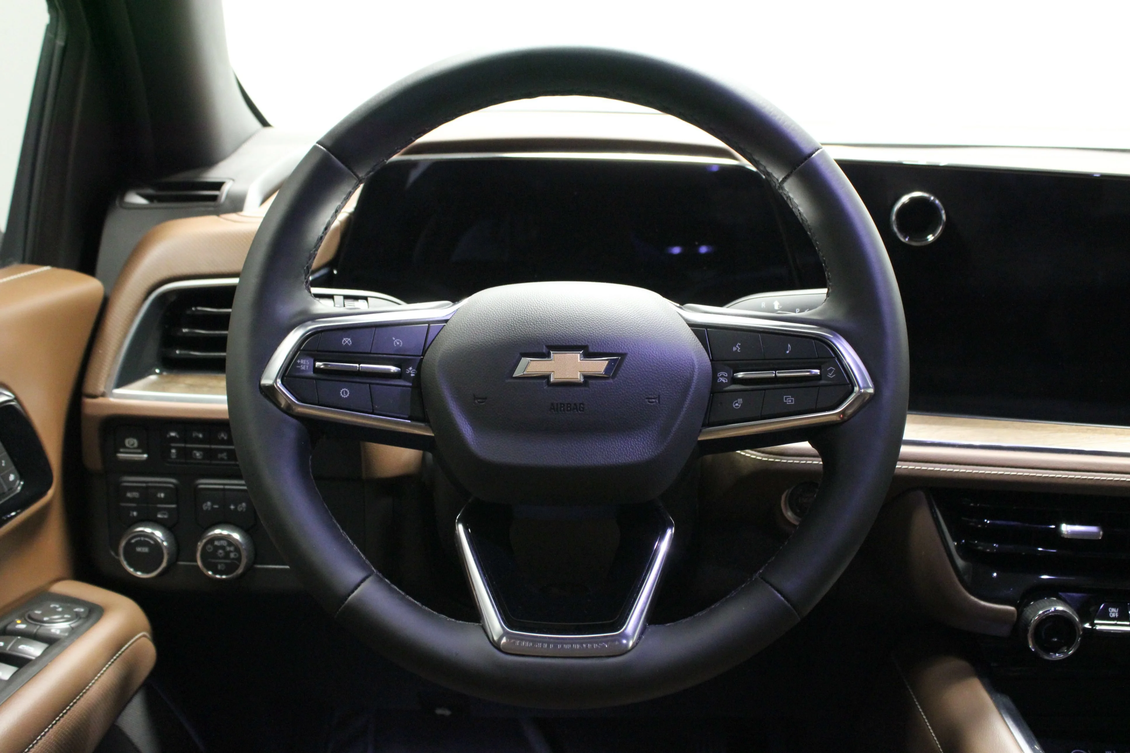 Used 2025 Sterling Gray Metallic Chevrolet High Country image 23