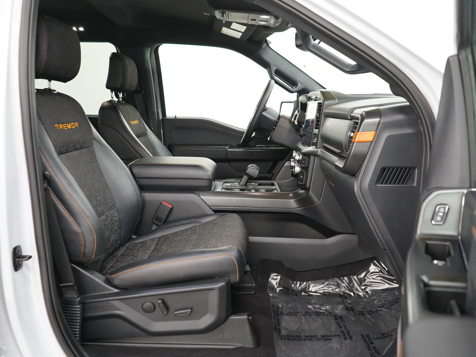 Used 2025 Space White Metallic Ford Tremor image 10