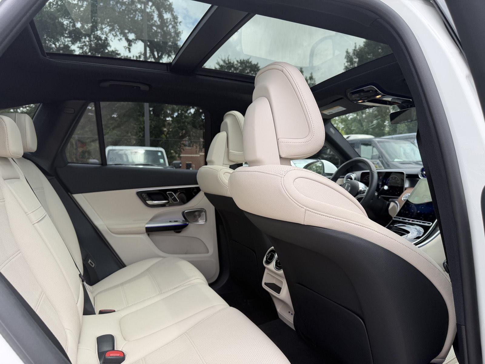 Certified Used 2026 Polar White Mercedes-Benz GLC 300 image 29