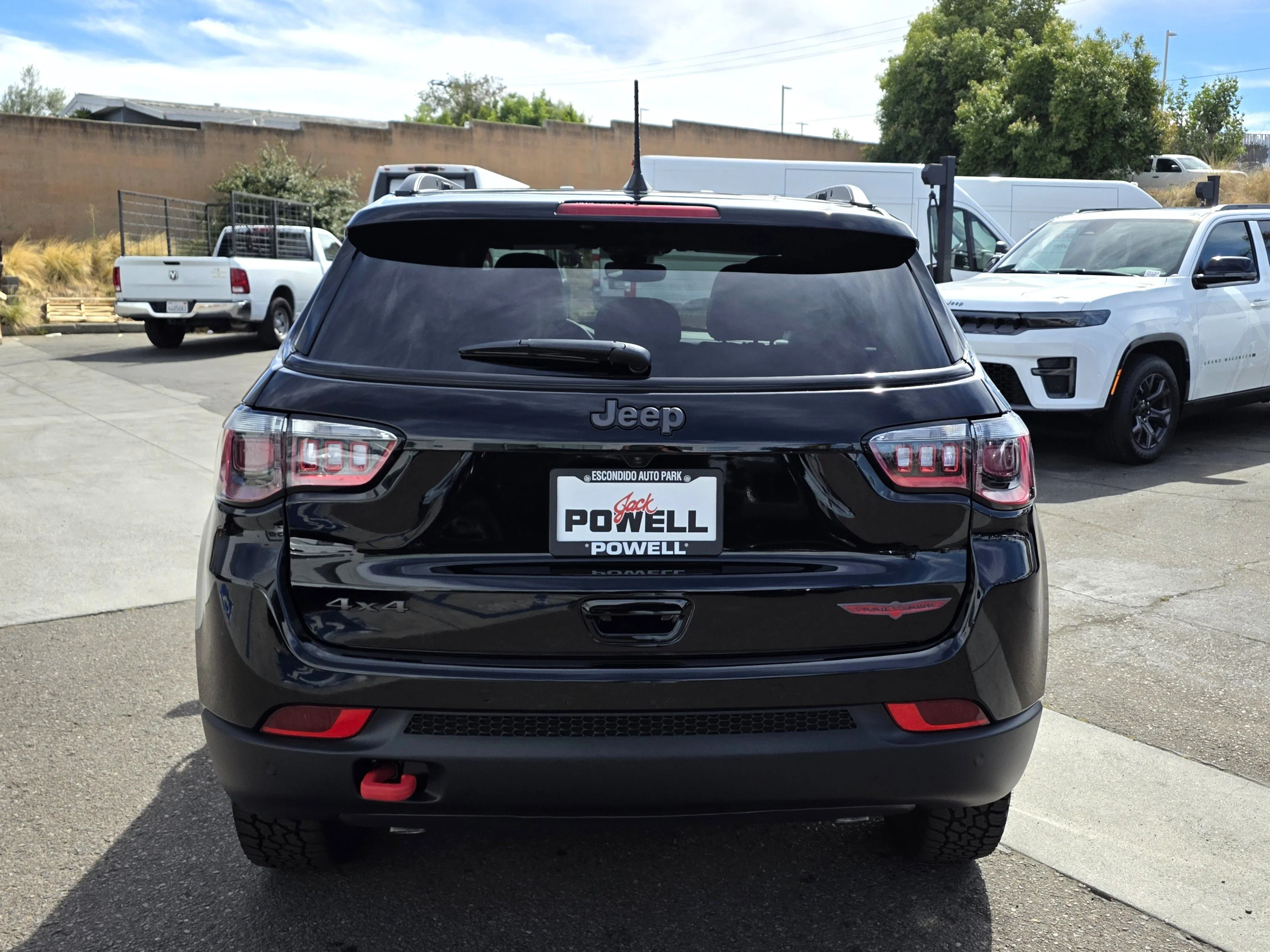 New 2026 Diamond Black Jeep Trailhawk image 4