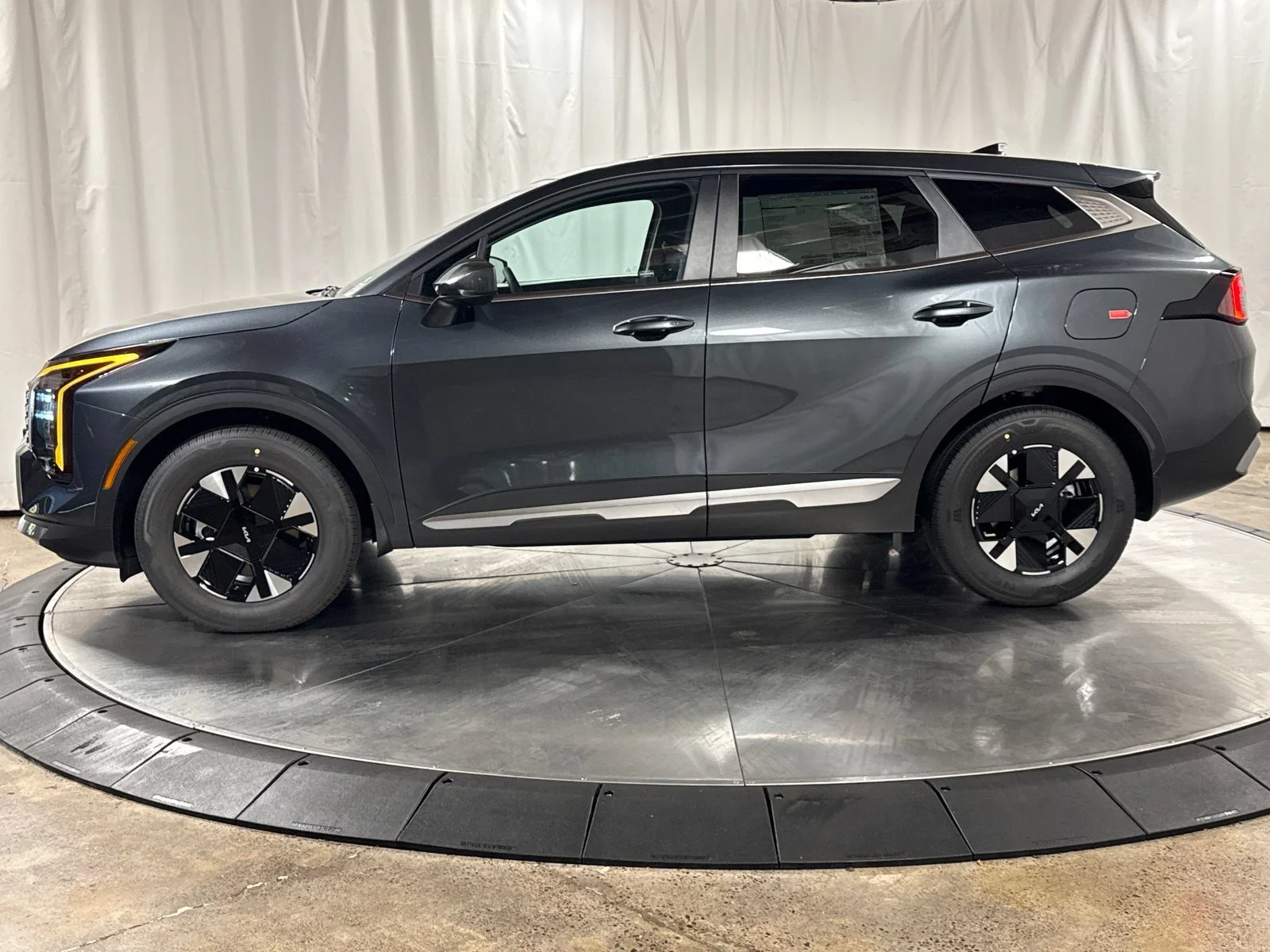 Certified Used 2026 Gravity Gray Kia LX image 8