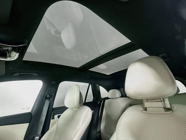 New 2027 Polar White Mercedes-Benz GLC 300 image 22