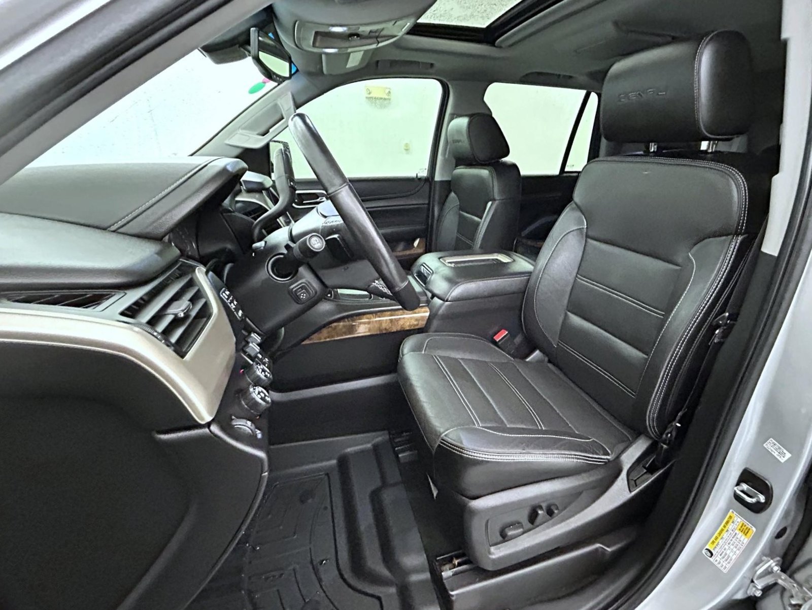 Used 2016 Silver GMC Denali image 11