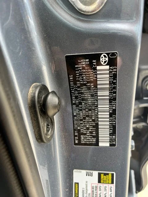 Used 2022  Toyota LE image 13