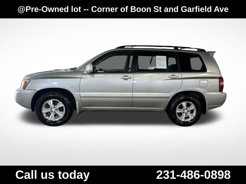 Used 2006  Toyota V6 image 2