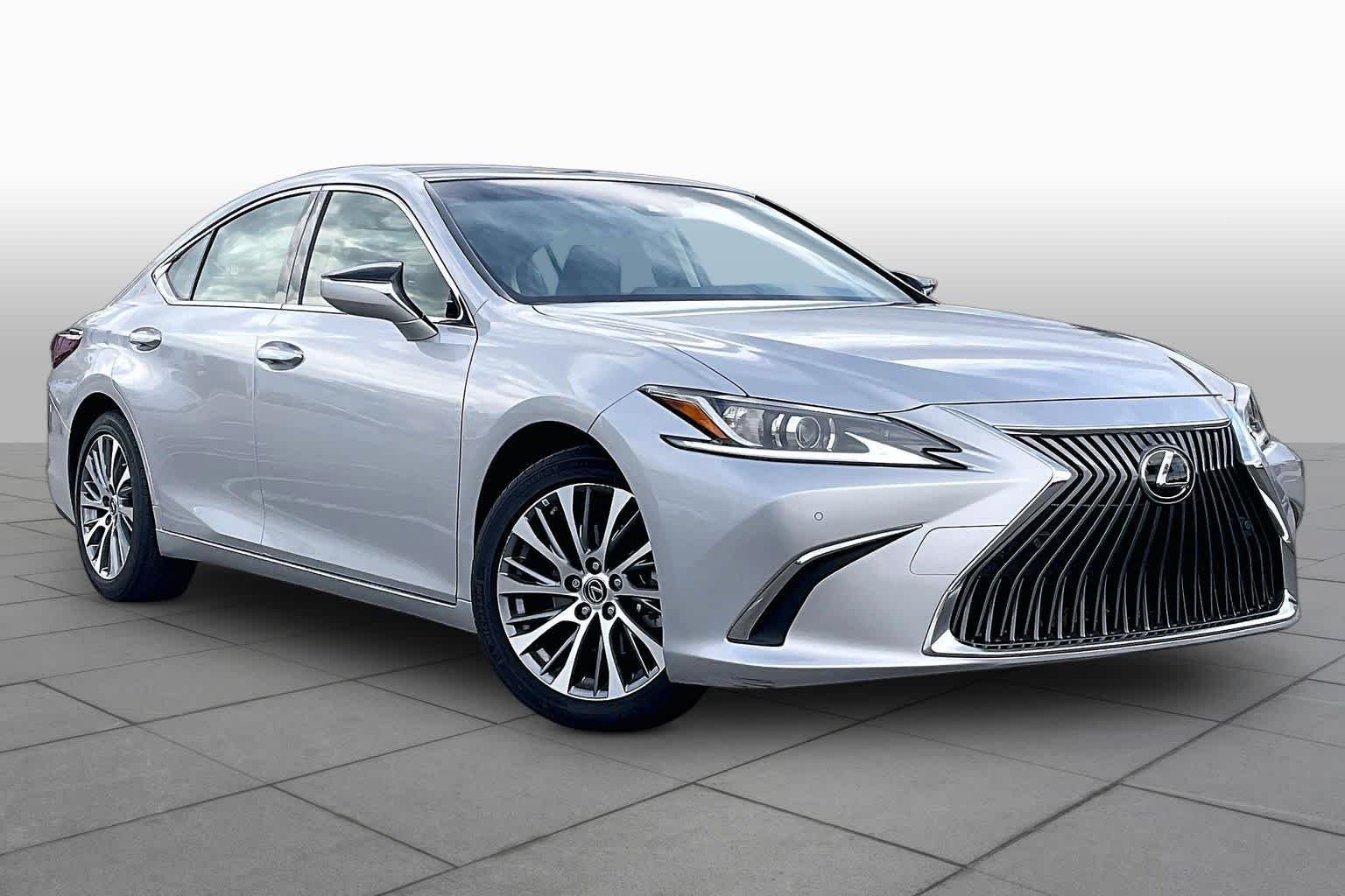 Used 2019 Silver Lining Metallic Lexus  image 3