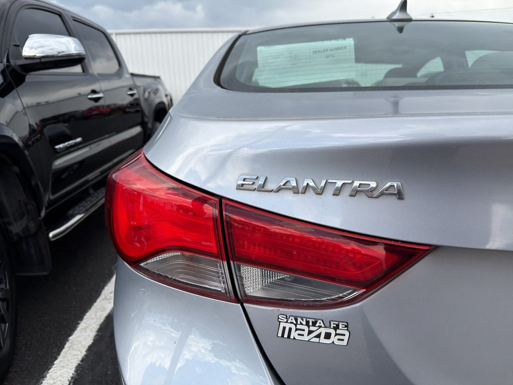 Used 2015 Shale Gray Metallic Hyundai SE image 30