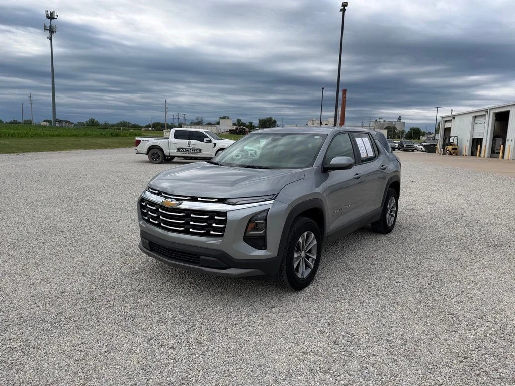 Used 2025 Gray Chevrolet LT image 7