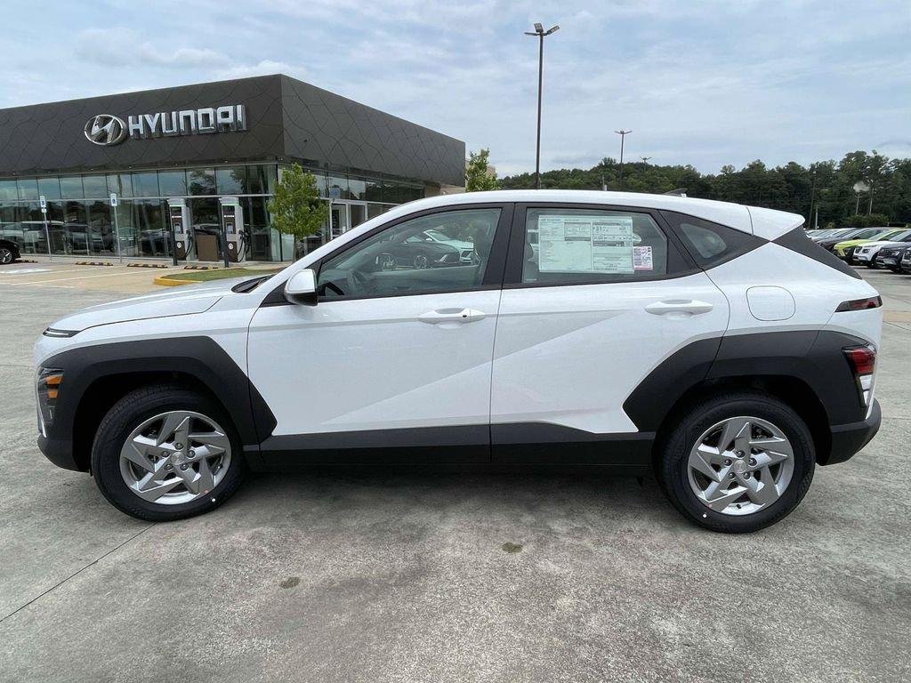 New 2026 White Hyundai SE FWD image 32