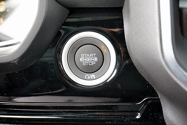 New 2026 Granite Crystal Metallic Clear-Coat Exterior Paint RAM Laramie image 39
