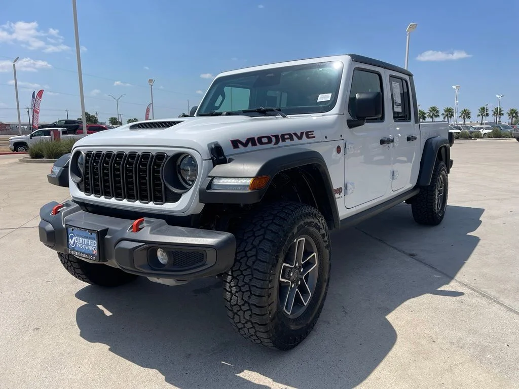 Used 2026 White Jeep Mojave image 3