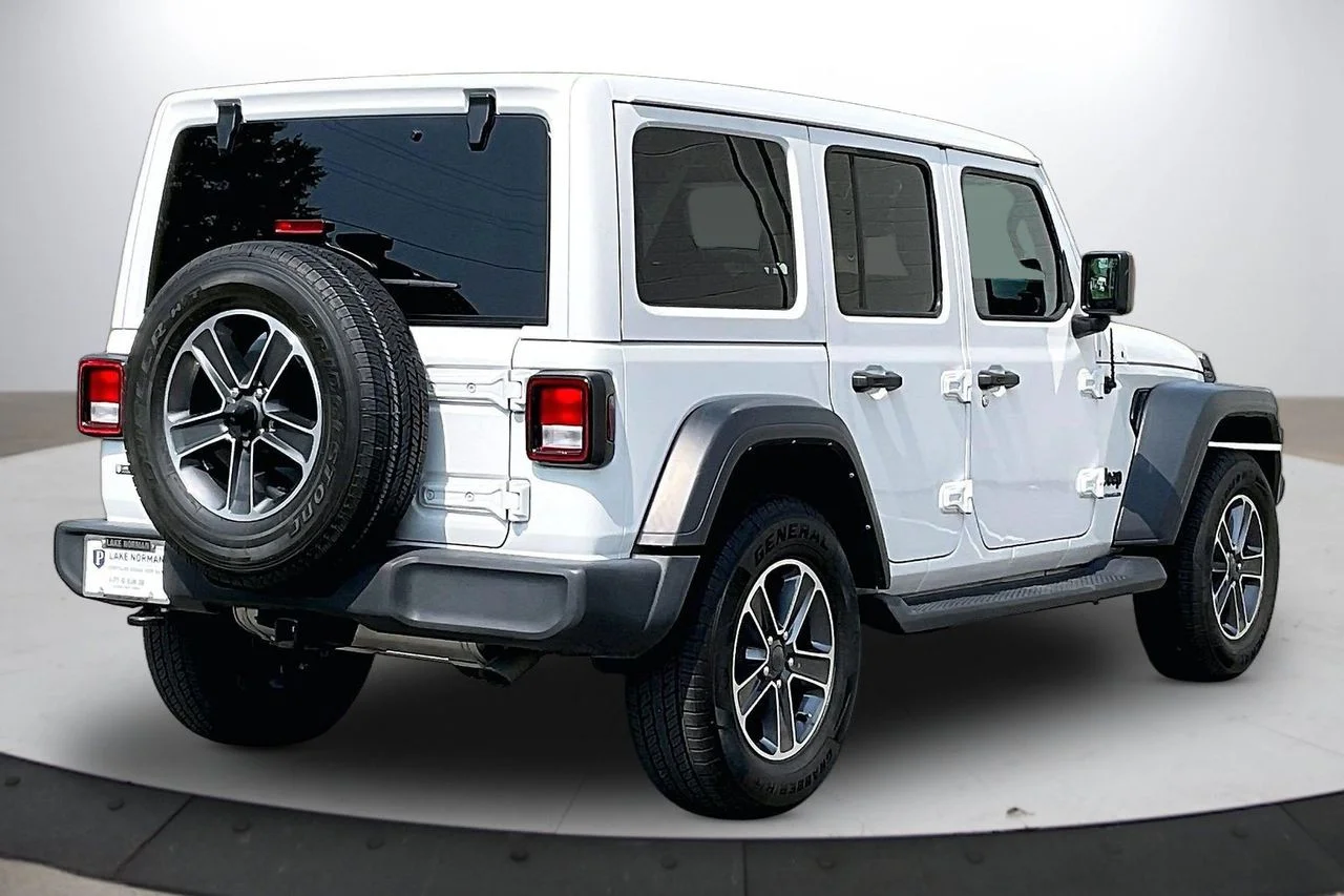 Used 2023 White Jeep Sport image 8