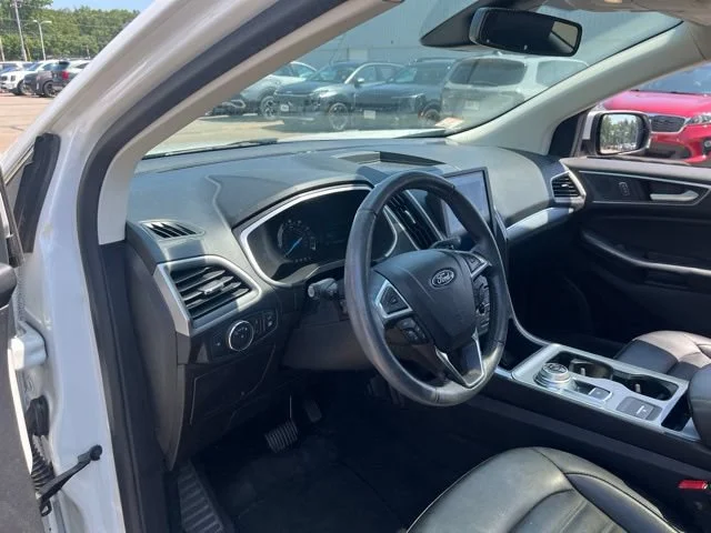 Used 2021 White Metallic Ford SEL image 11