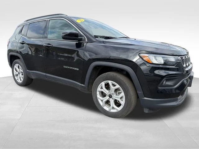 Used 2025 Black Jeep  image 9