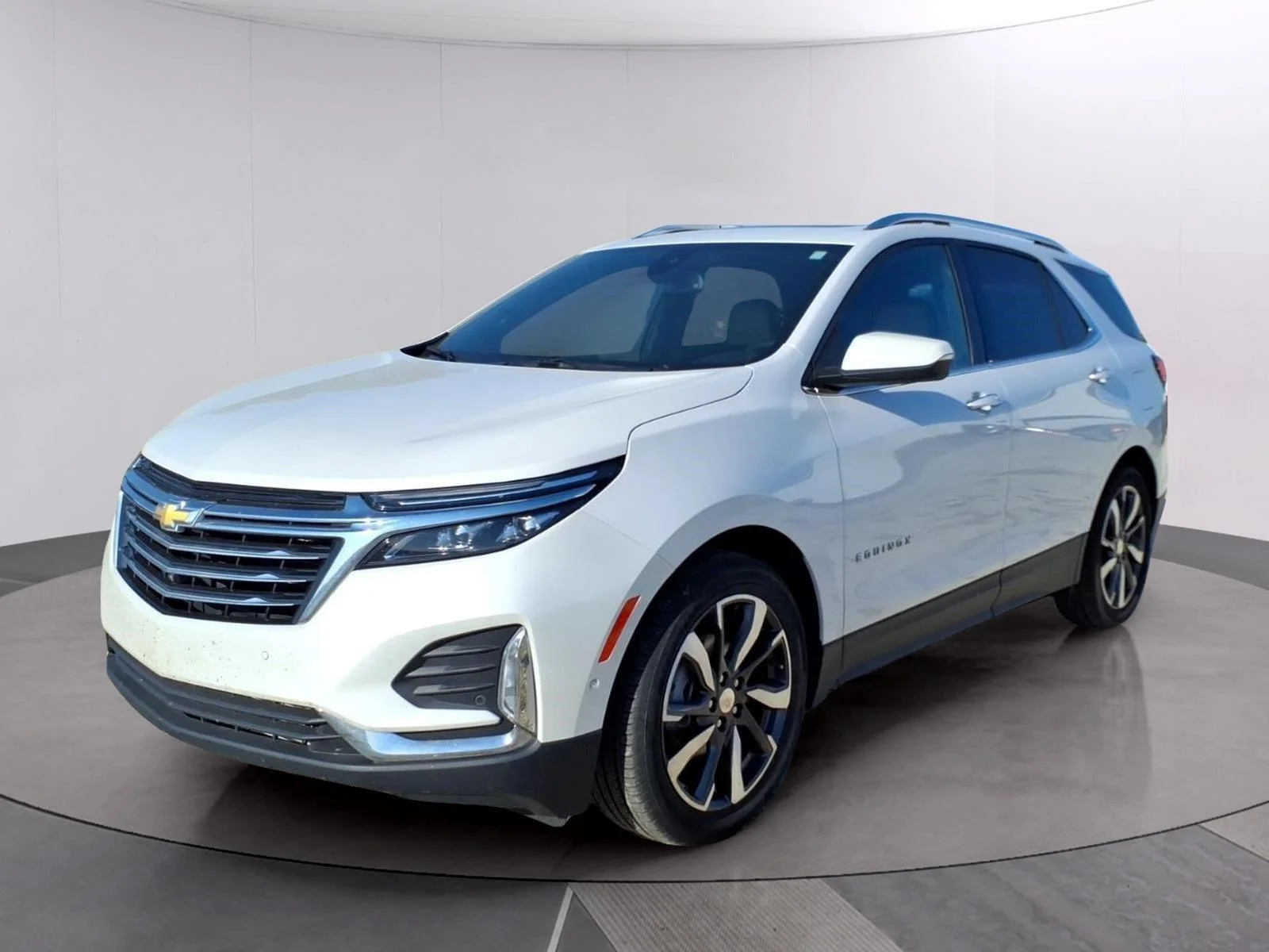 Used 2024 Iridescent Pearl Tricoat Chevrolet Premier image 1