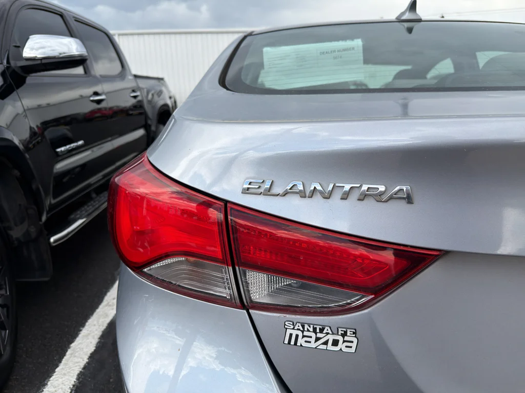 Used 2015 Shale Gray Metallic Hyundai SE image 30