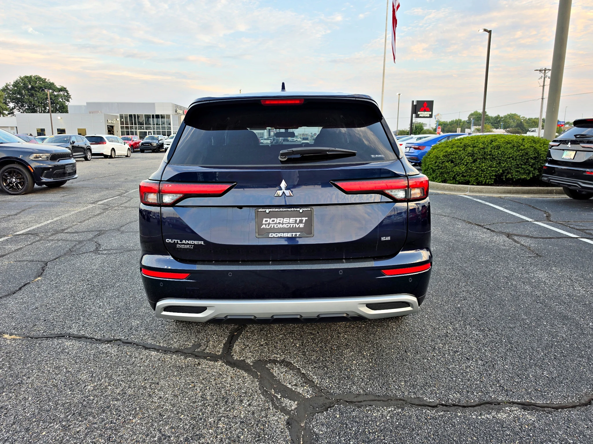 Used 2024 Cosmic Blue Metallic Mitsubishi SE image 7