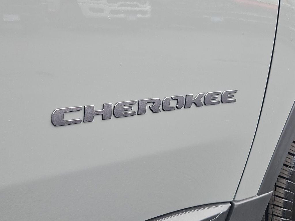 New 2026 Sting-Gray Clear-Coat Exterior Paint Jeep Laredo image 26